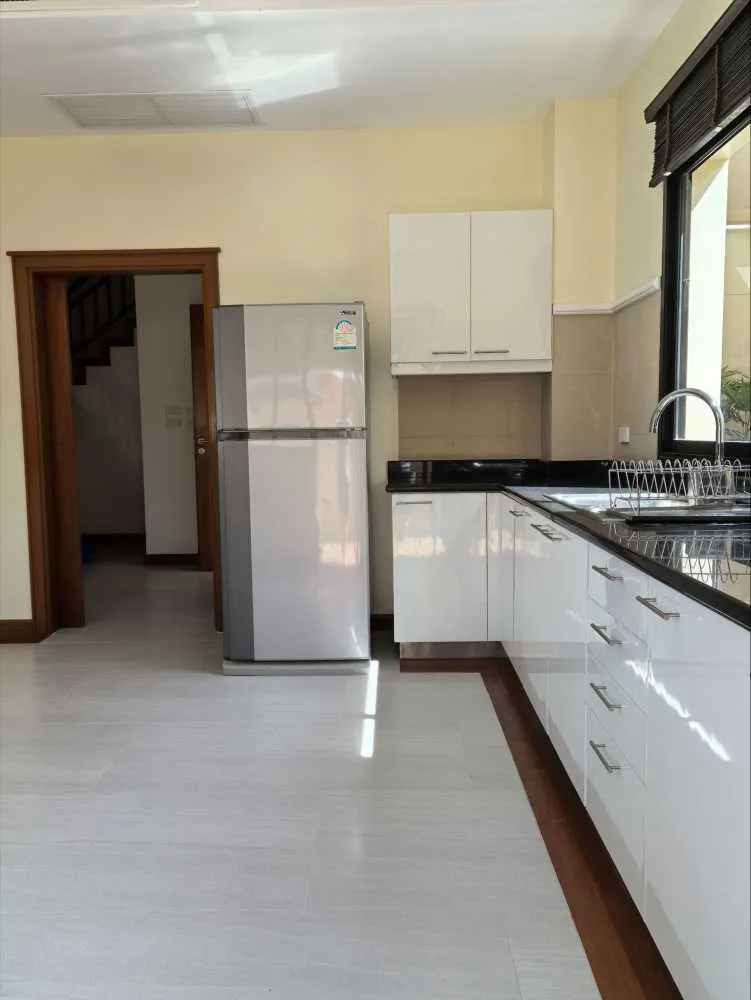 Property image - full photo 15