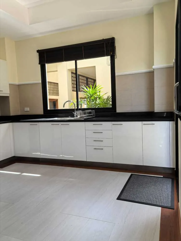 Property image - full photo 13