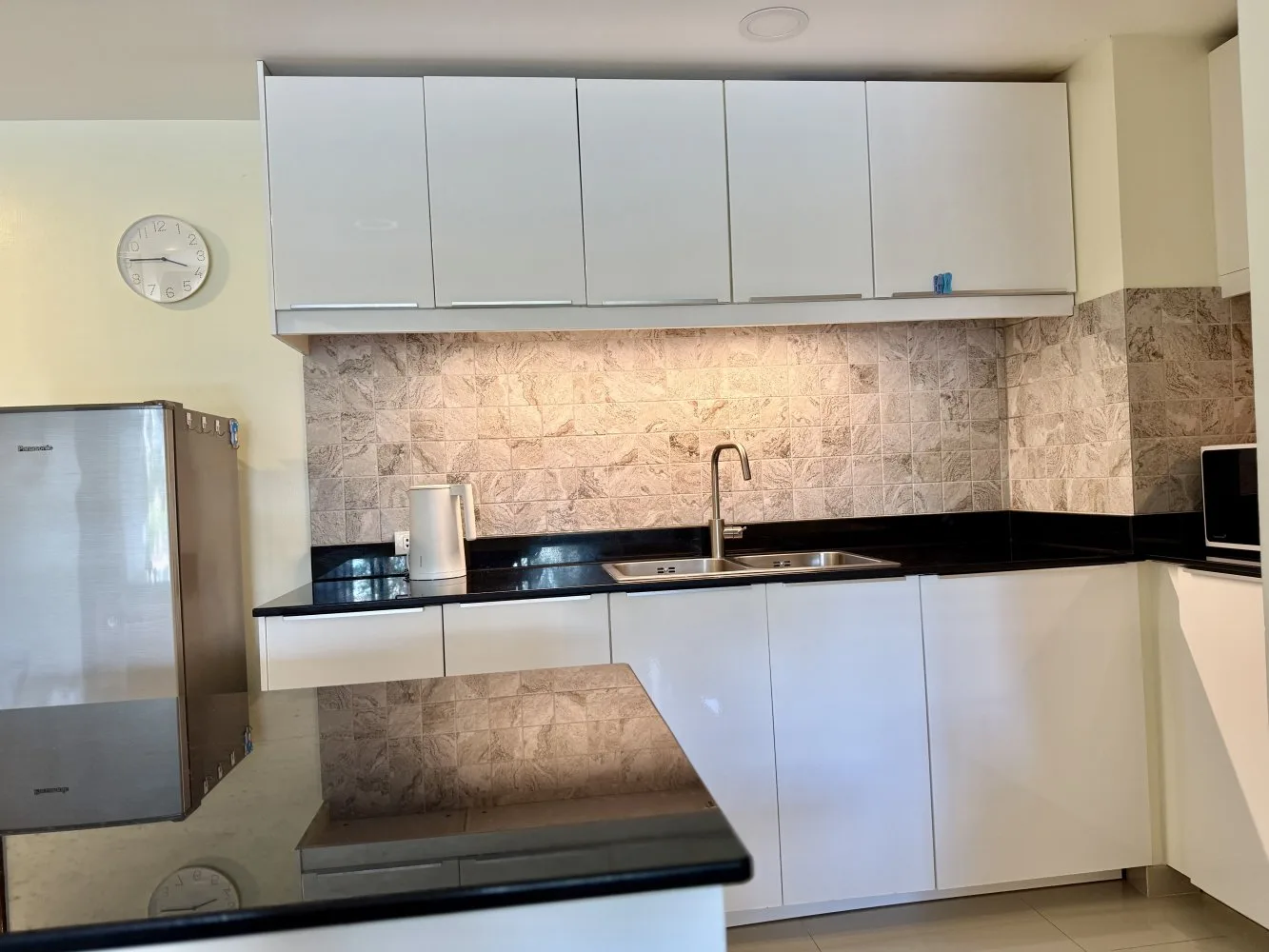 Property image - full photo 4
