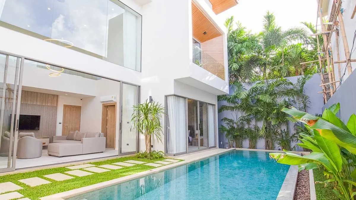 Property image - full photo 2