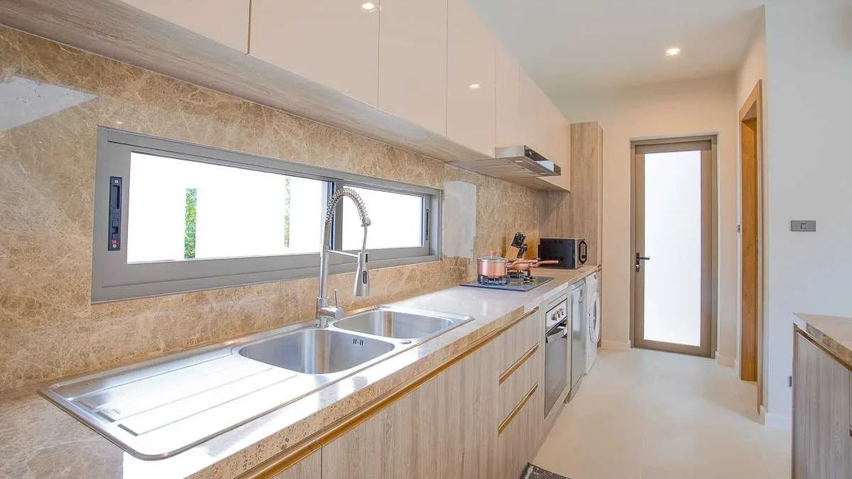 Property image - full photo 8