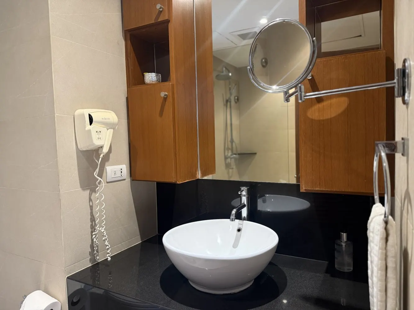 Property image - full photo 17