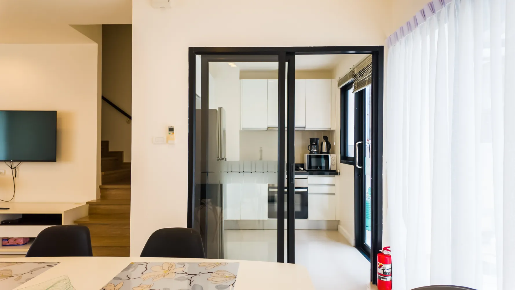 Property image - full photo 10