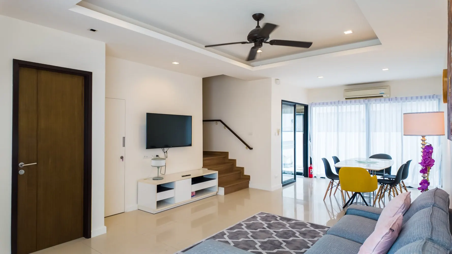 Property image - full photo 3