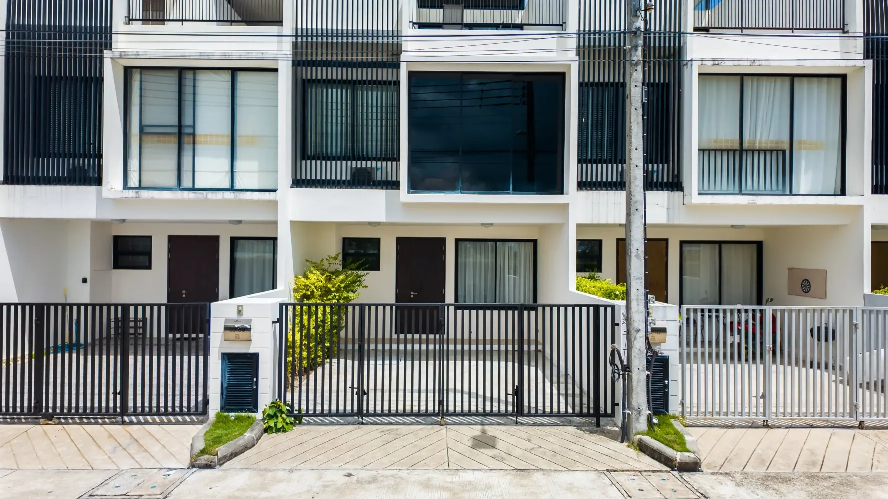 Property image - full photo 2