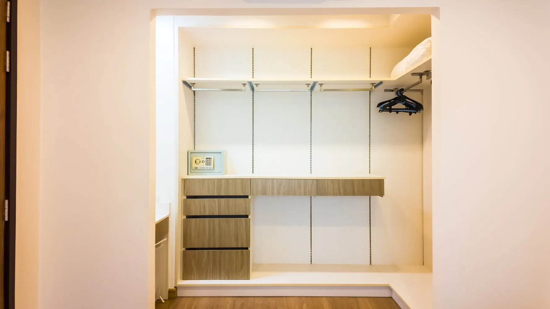 Property image - full photo 15