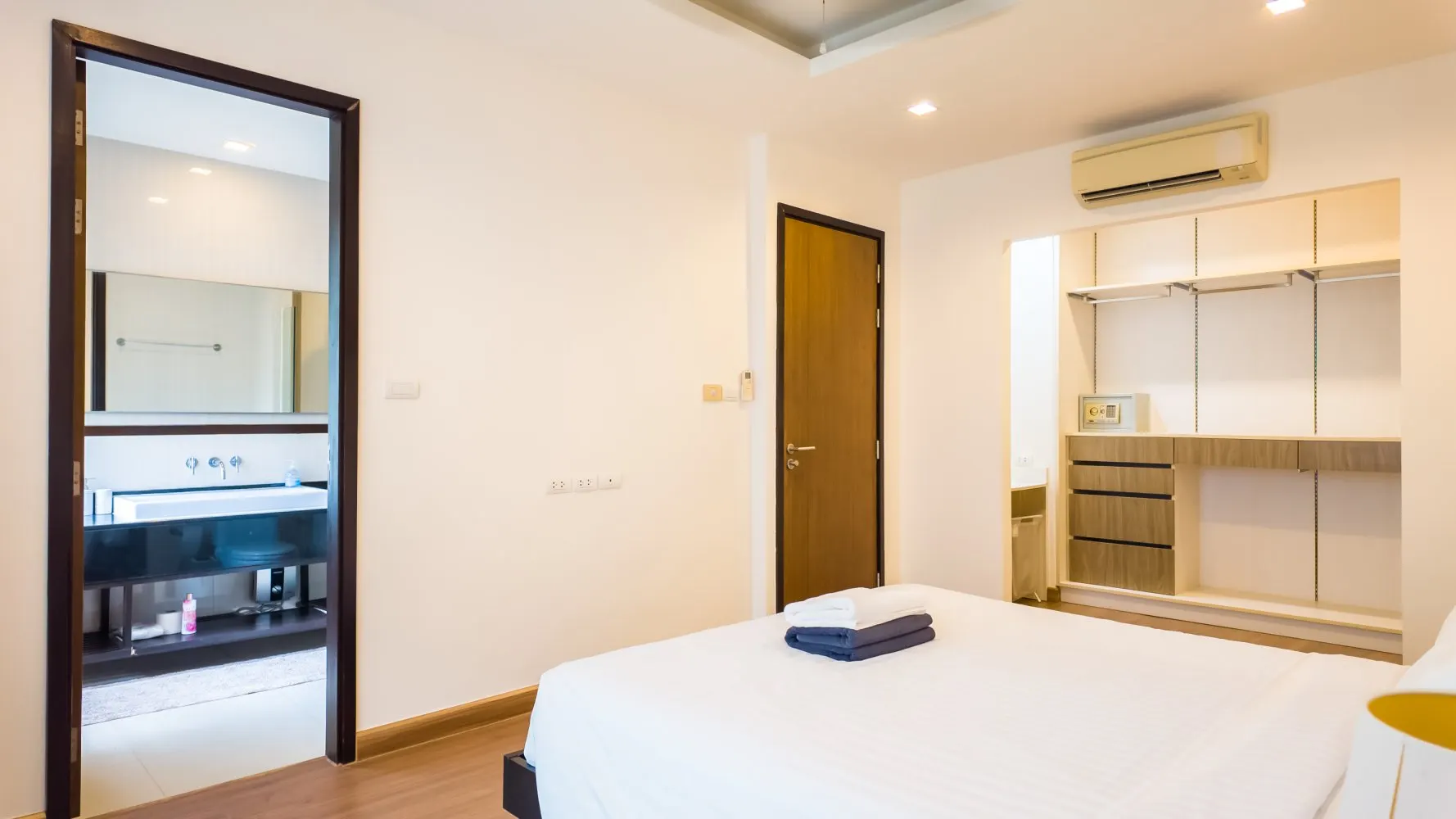 Property image - full photo 13