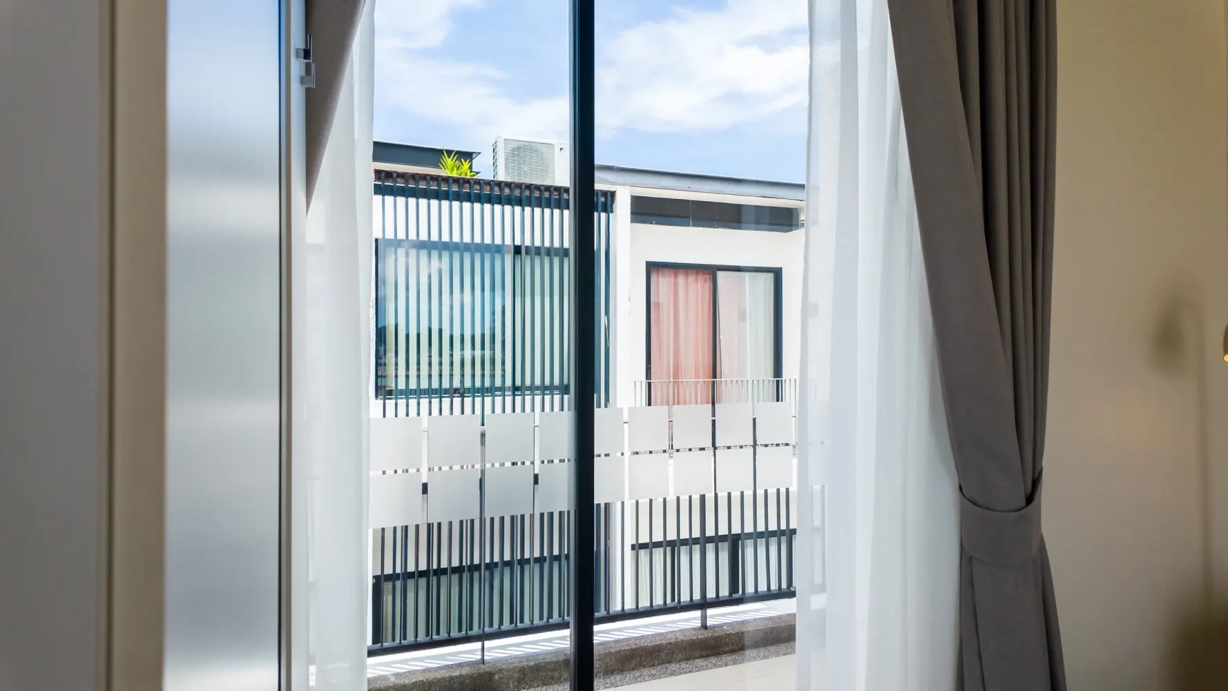 Property image - full photo 31