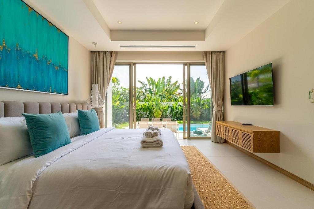 Property image - full photo 2