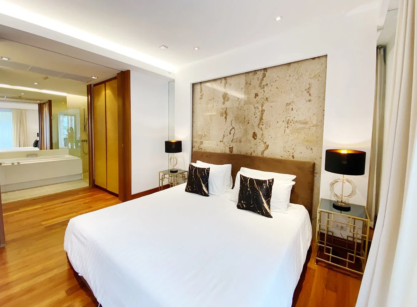 Property image - full photo 17