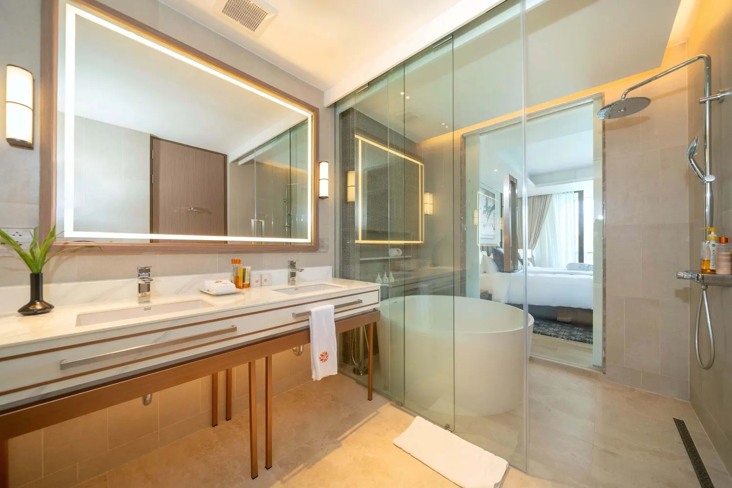 Property image - full photo 15