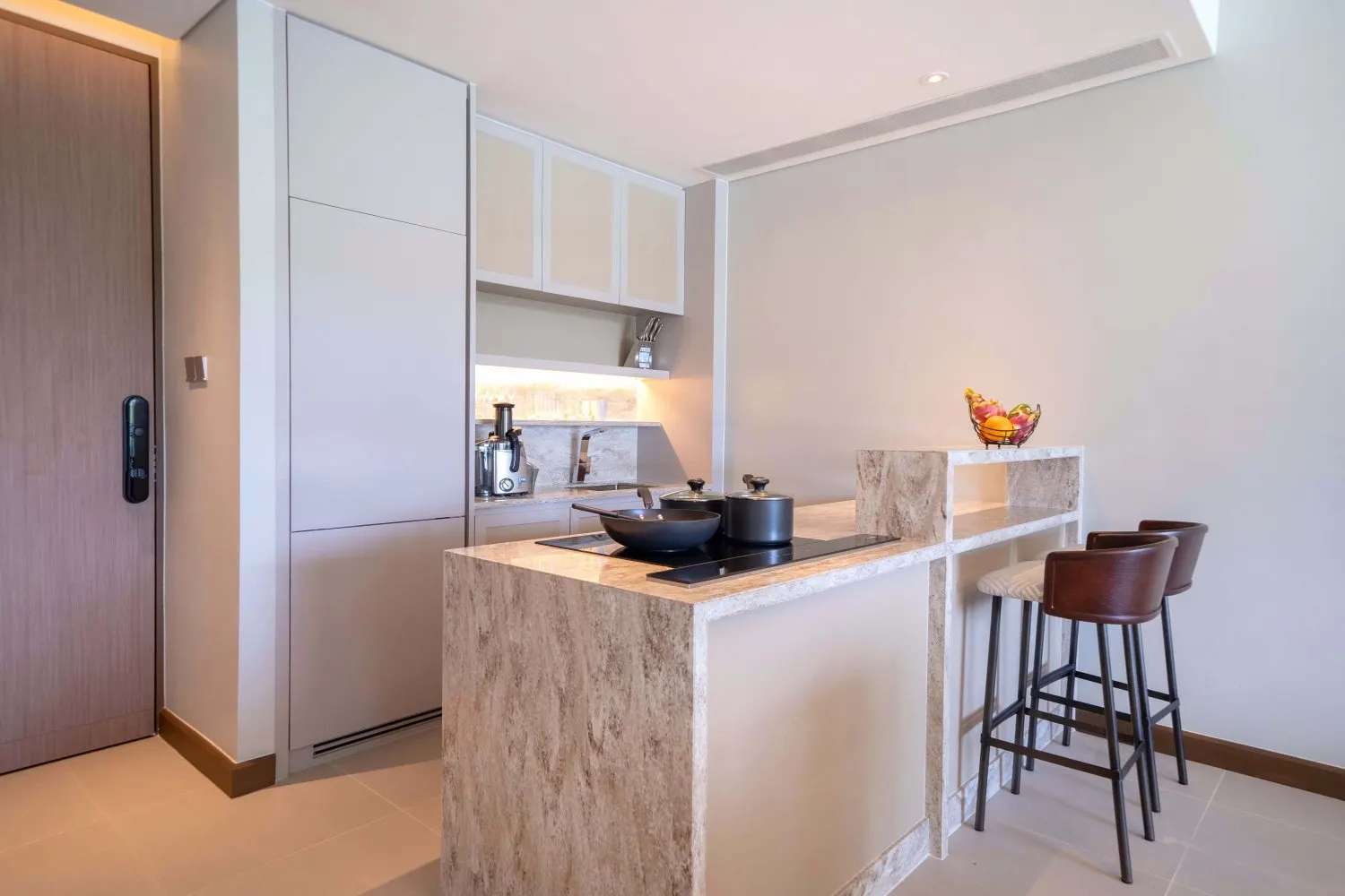 Property image - full photo 4