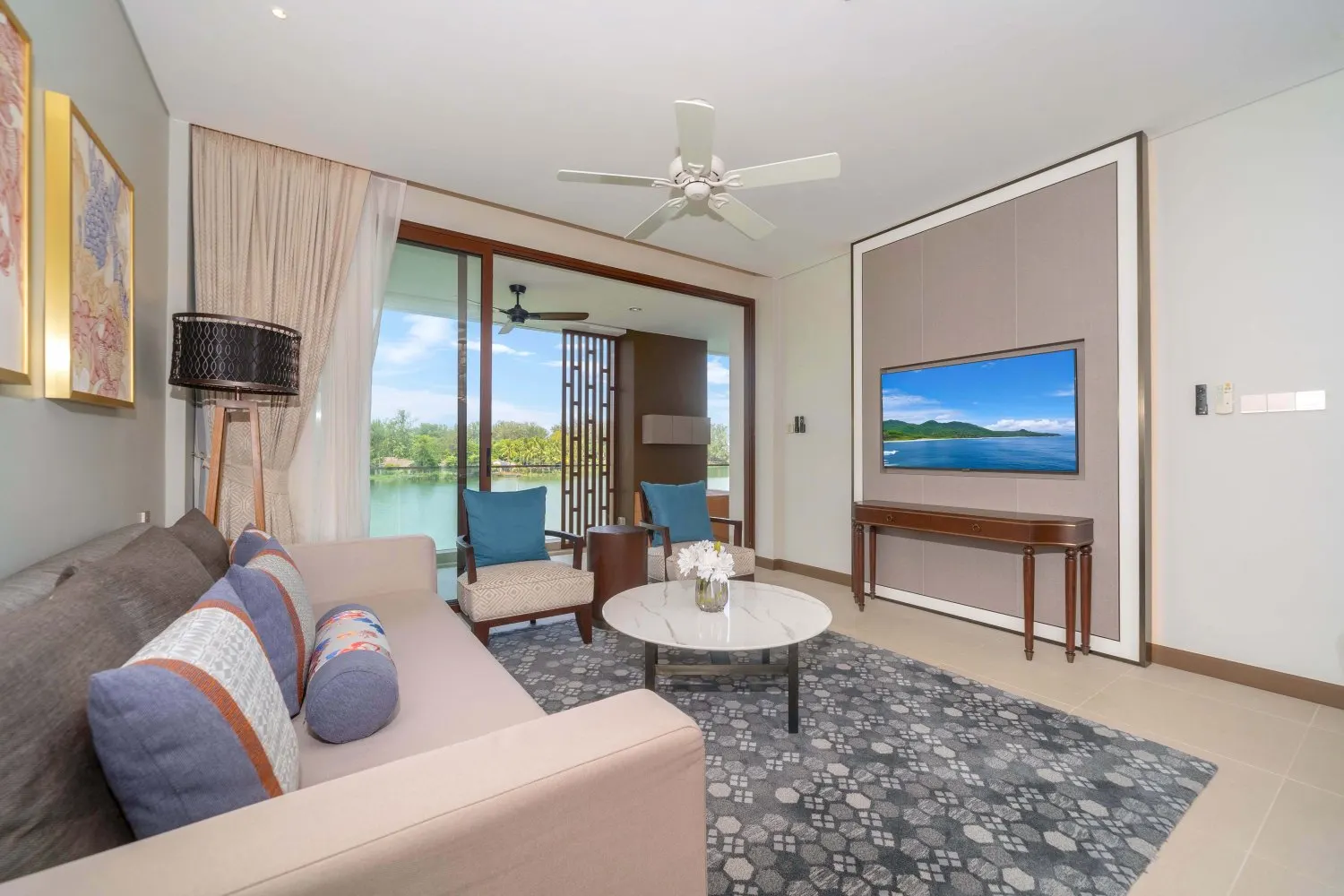 Property image - full photo 3