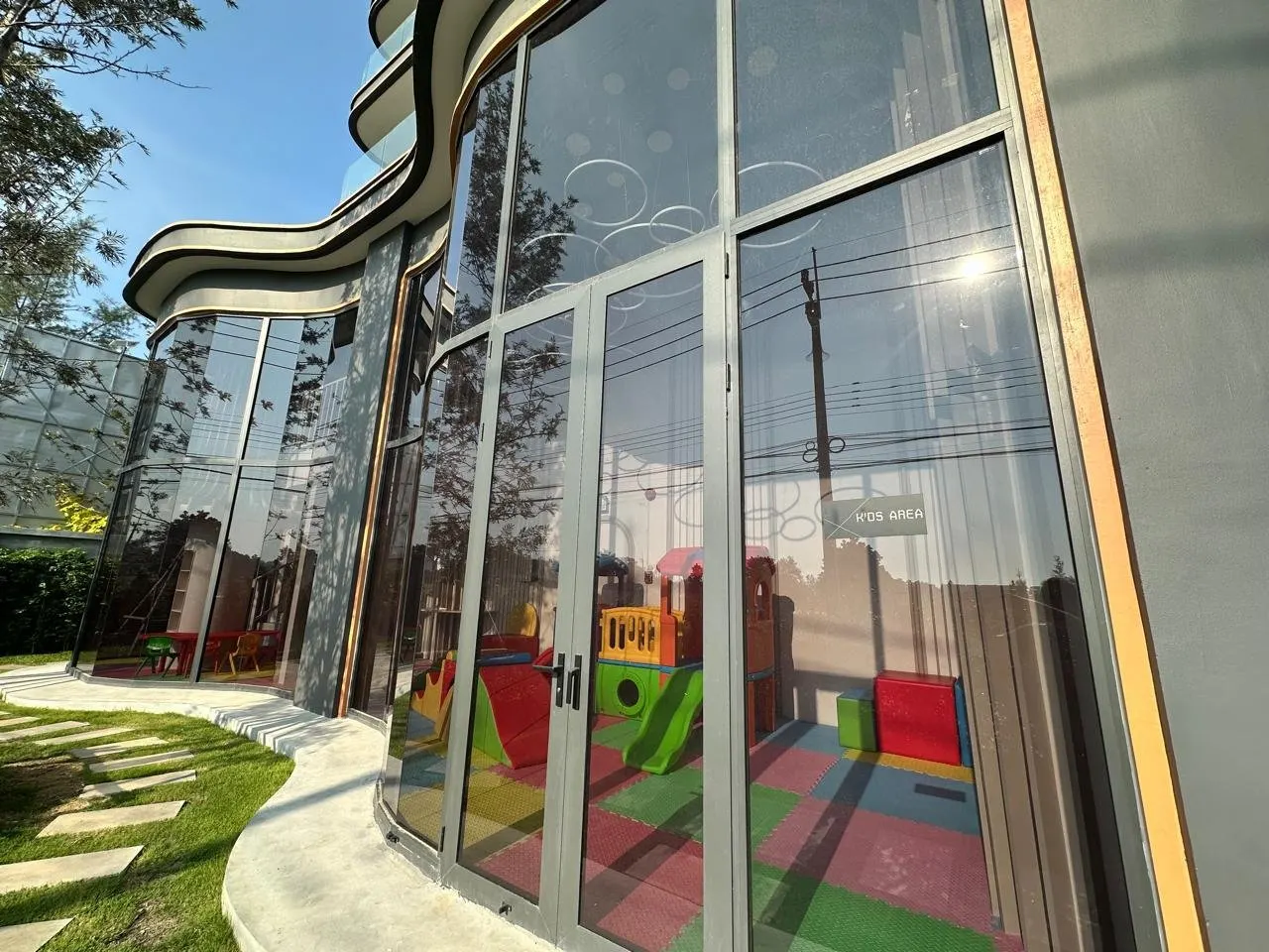 Property image - full photo 15