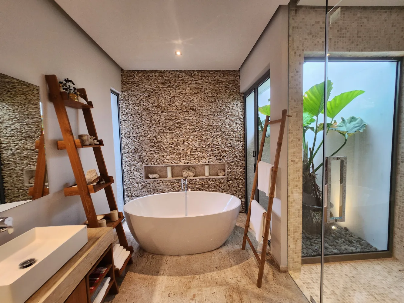 Property image - full photo 12