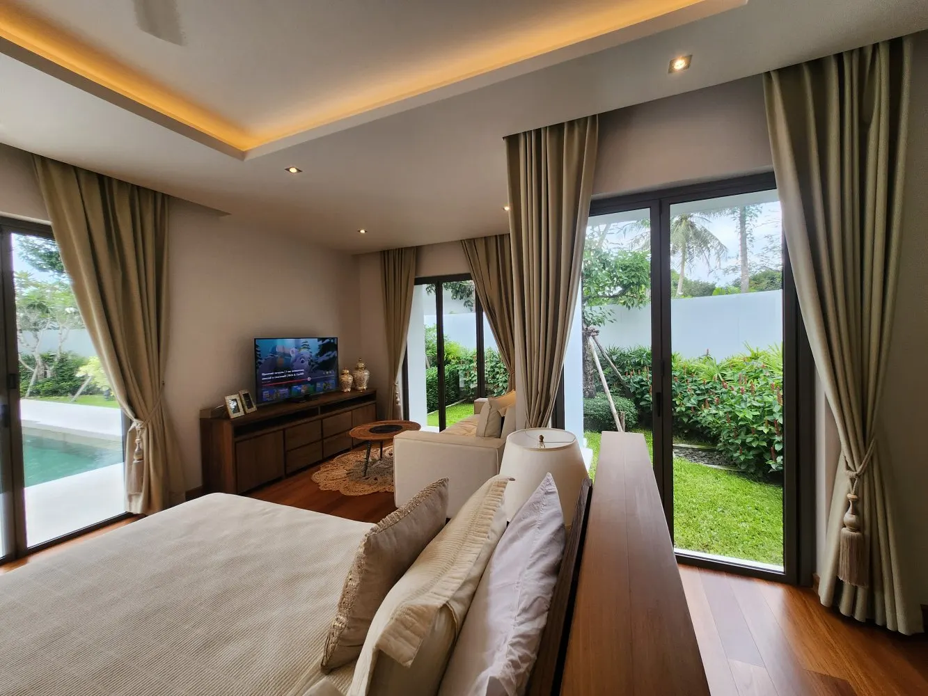 Property image - full photo 4