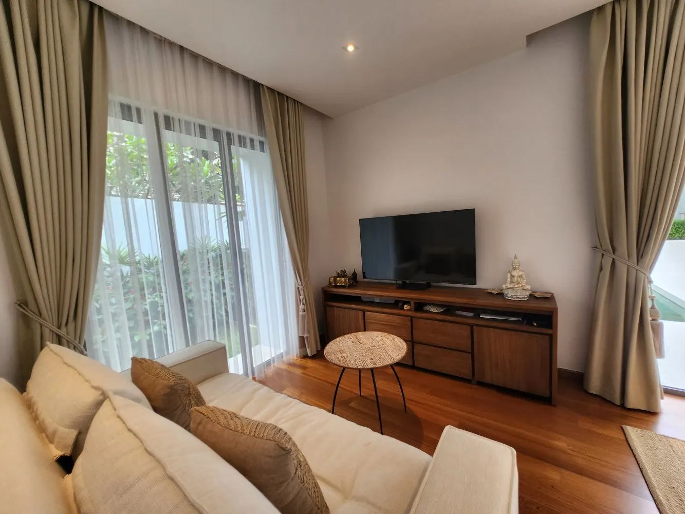 Property image - full photo 8