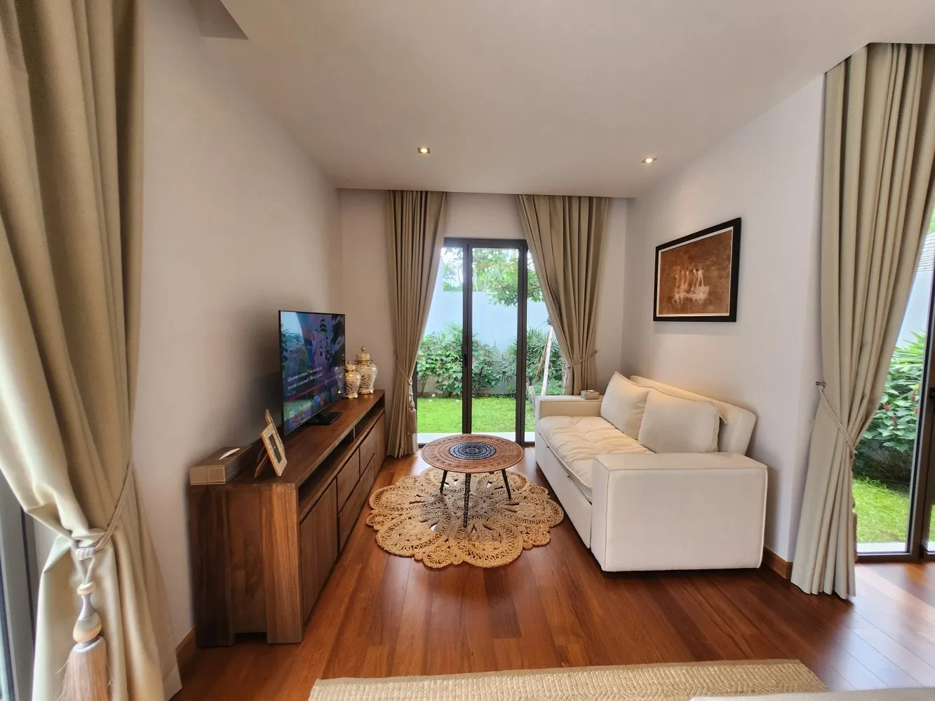 Property image - full photo 38