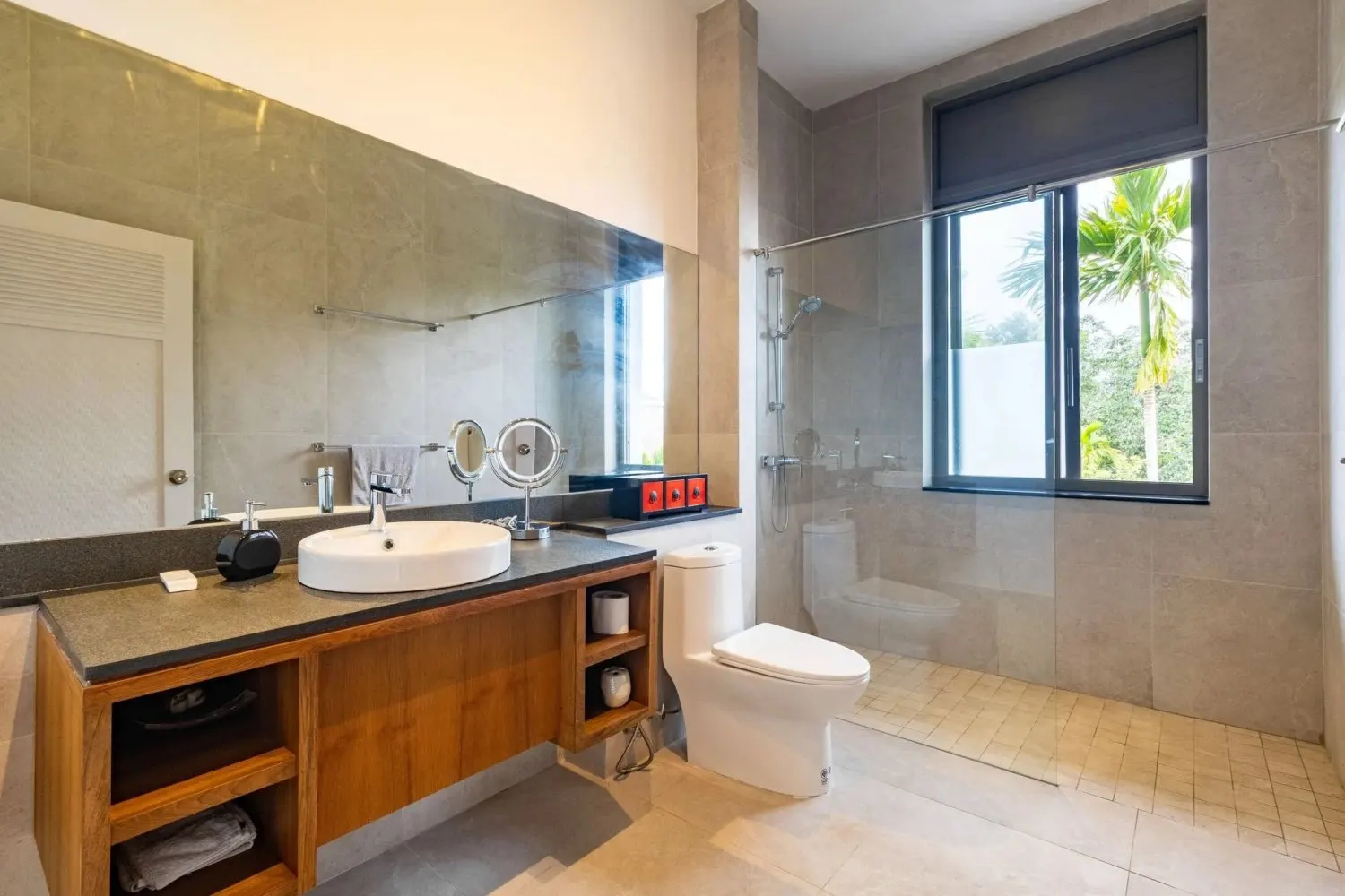Property image - full photo 18