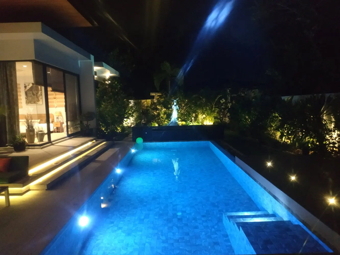 Property image - full photo 10