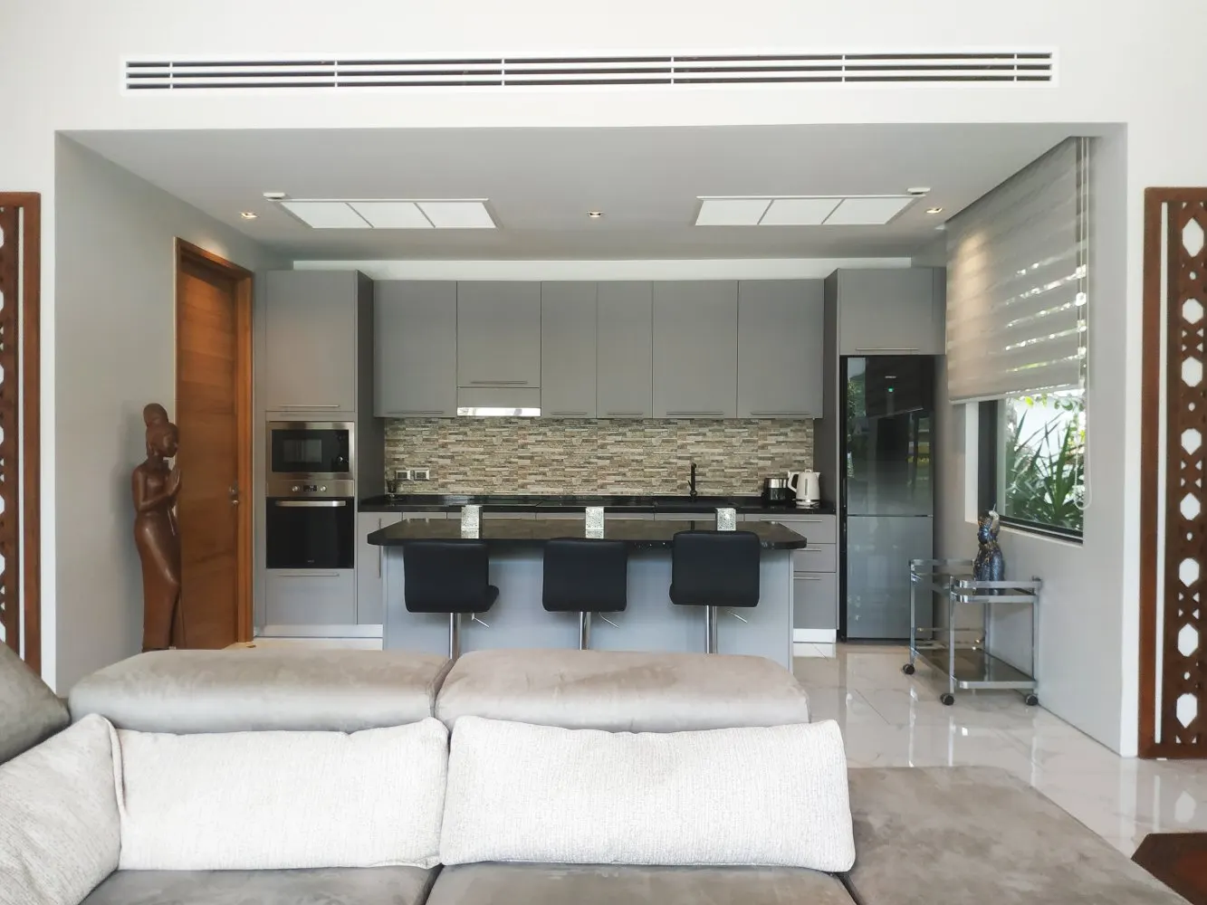Property image - full photo 6