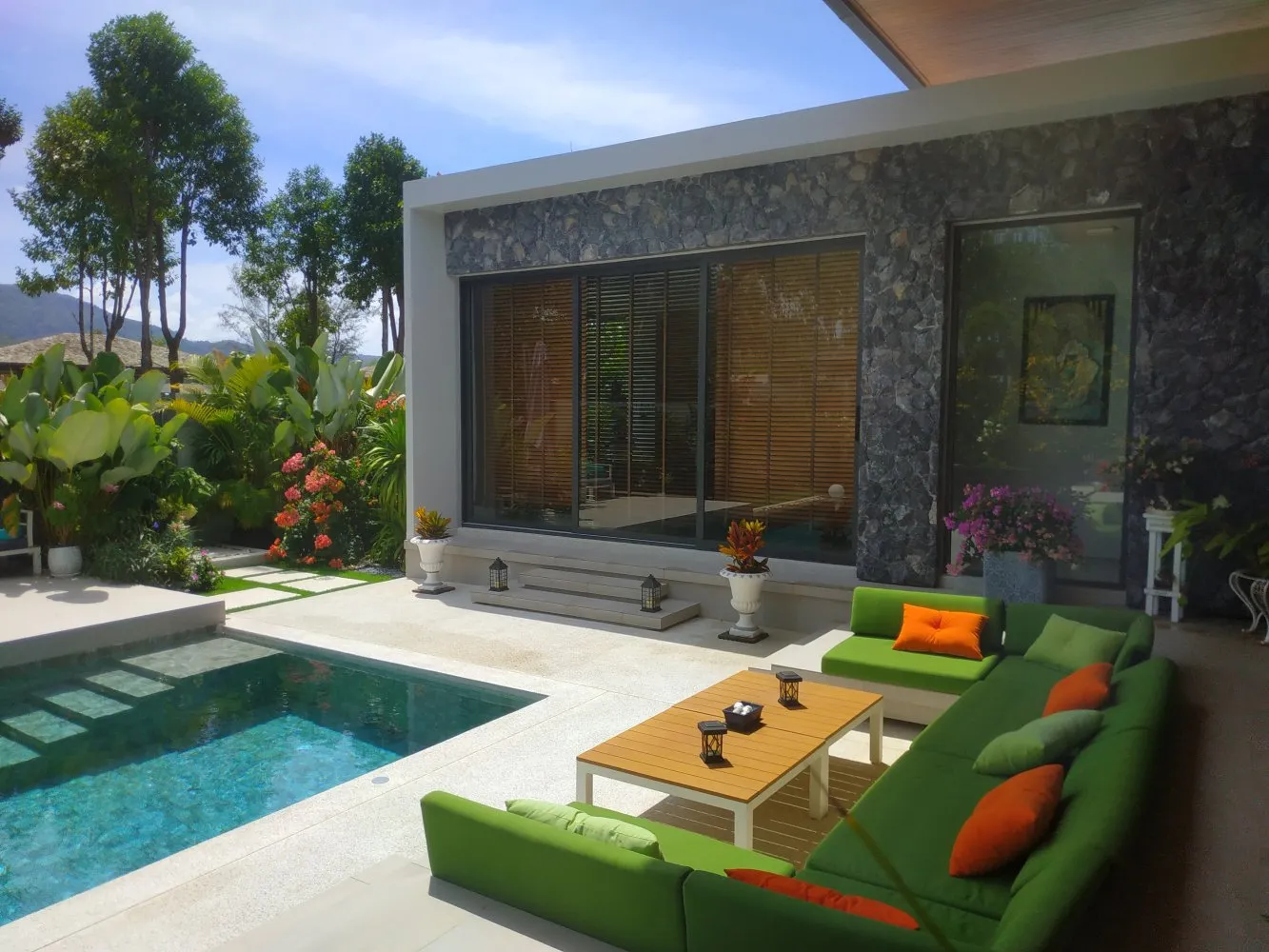 Property image - full photo 15