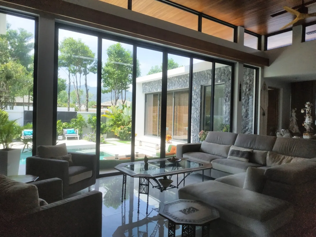 Property image - full photo 13