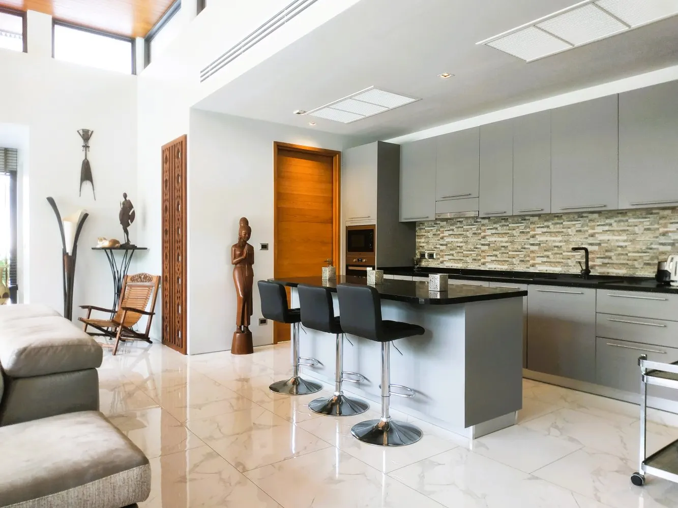 Property image - full photo 7