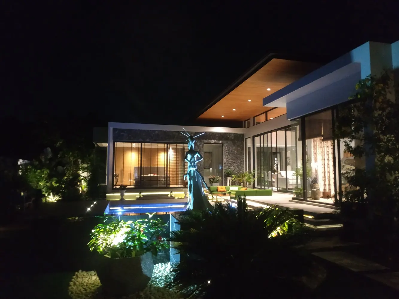 Property image - full photo 9