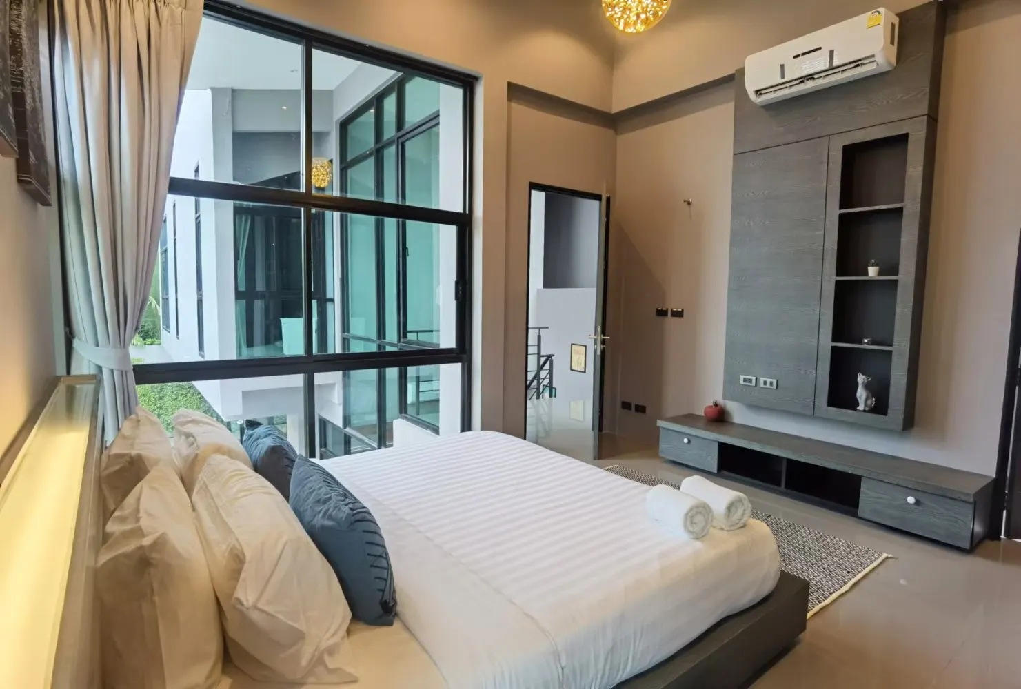 Property image - full photo 16