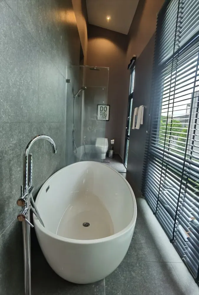 Property image - full photo 18