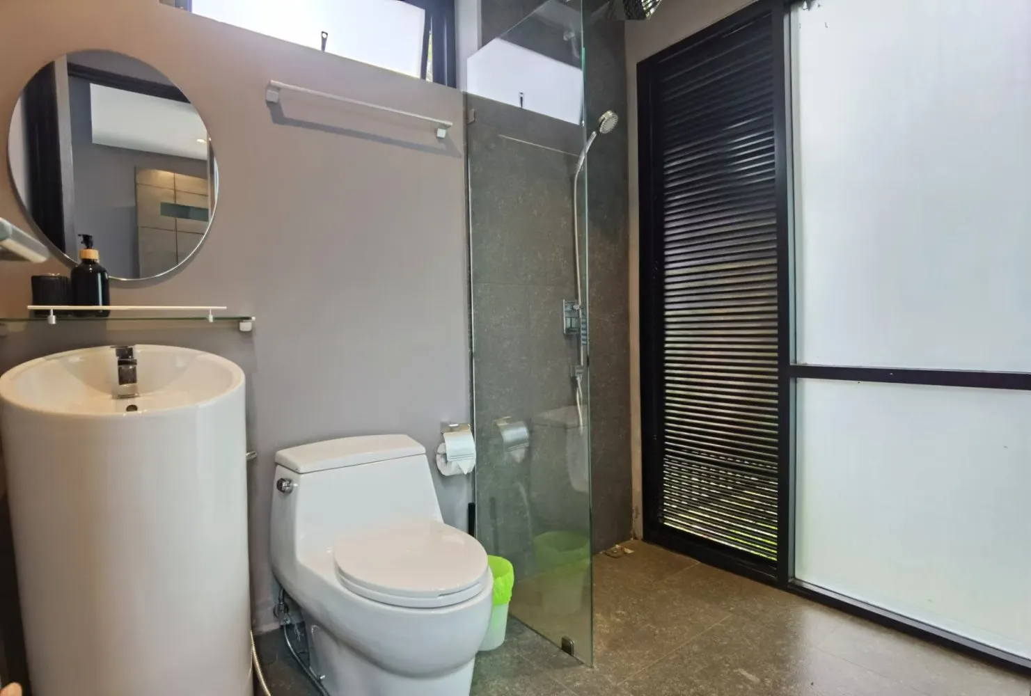 Property image - full photo 12