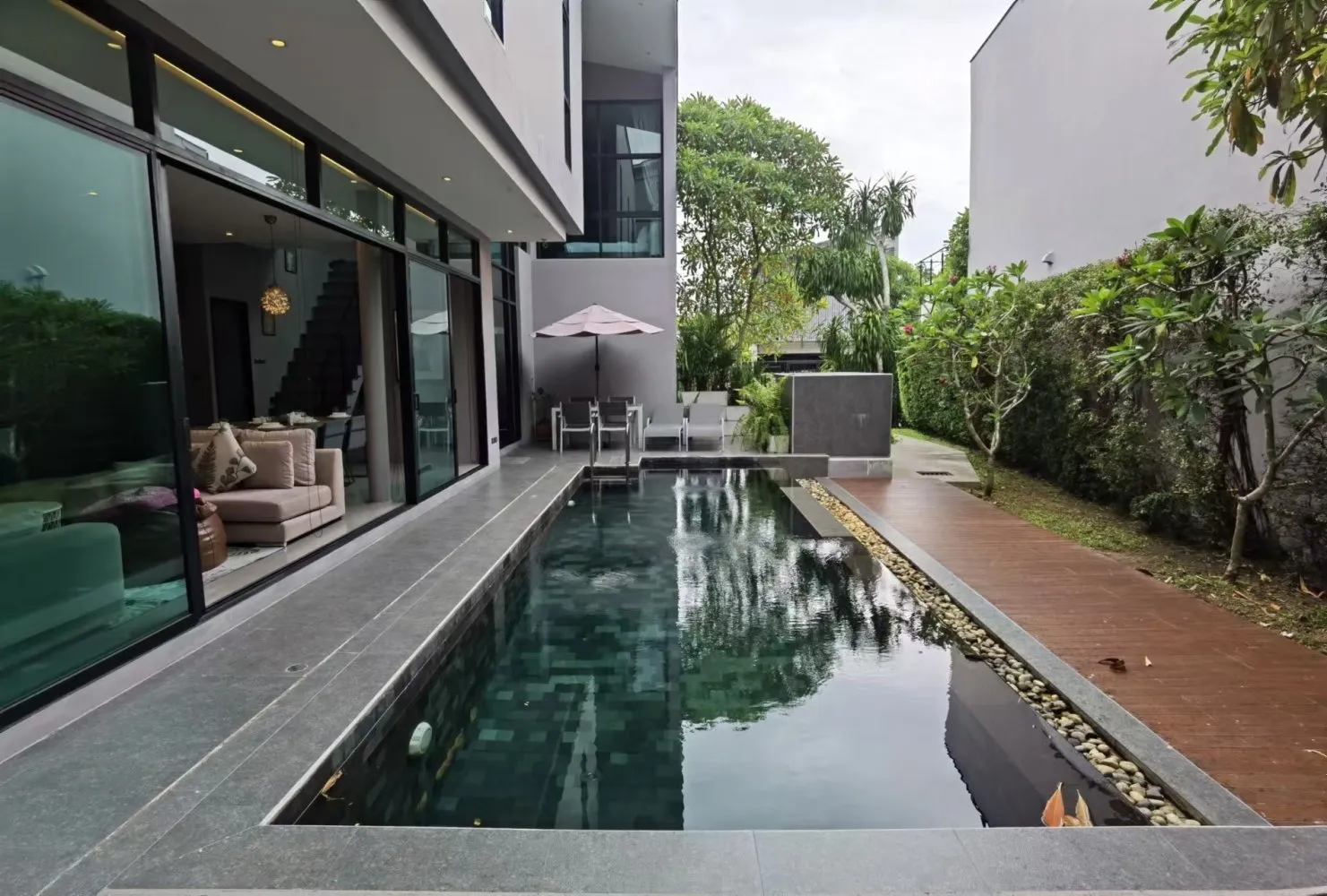 Property image - full photo 1