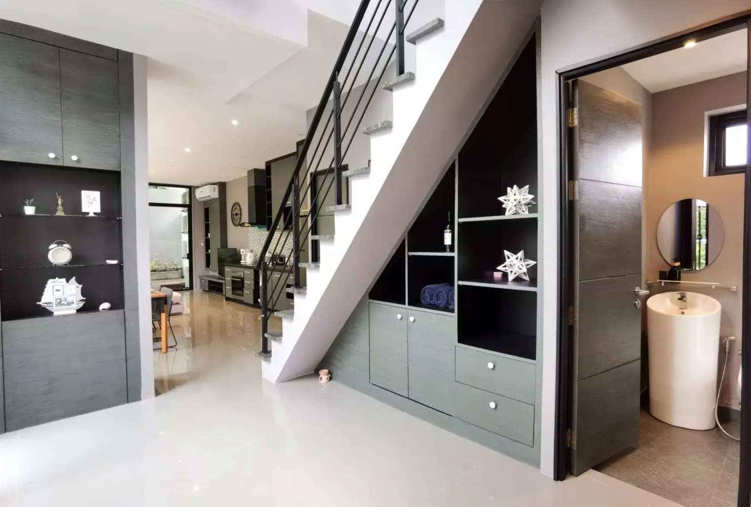 Property image - full photo 10