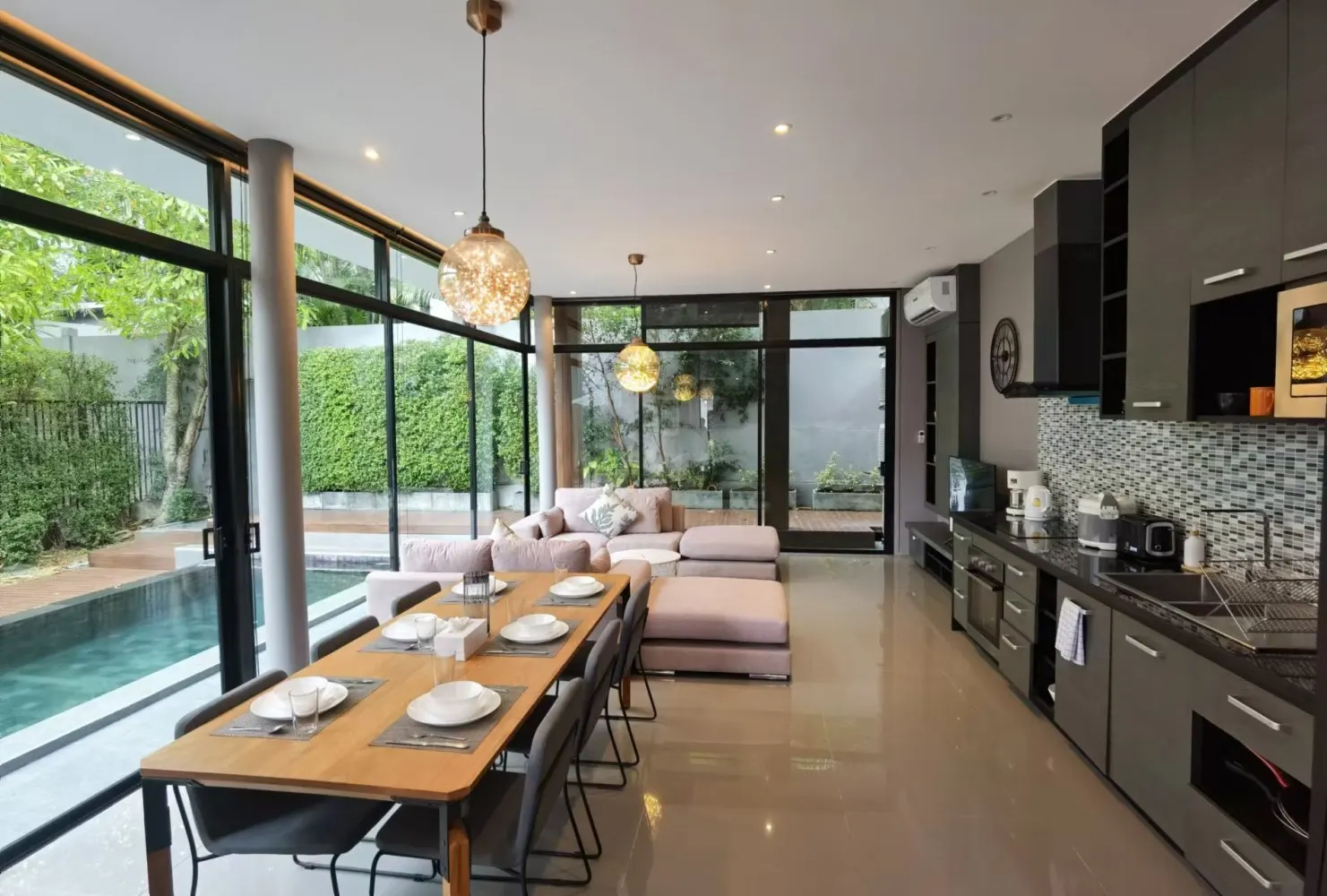 Property image - full photo 3