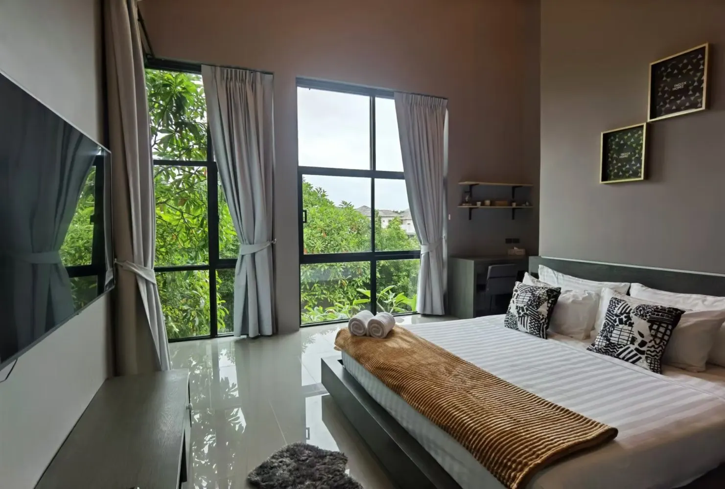 Property image - full photo 5