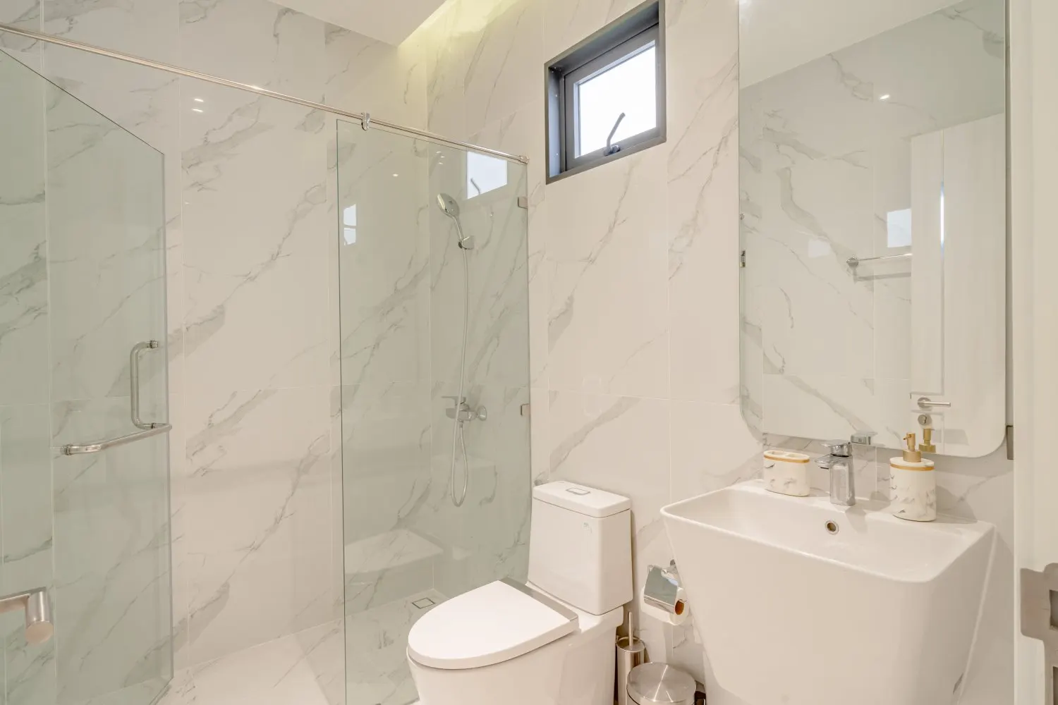 Property image - full photo 17