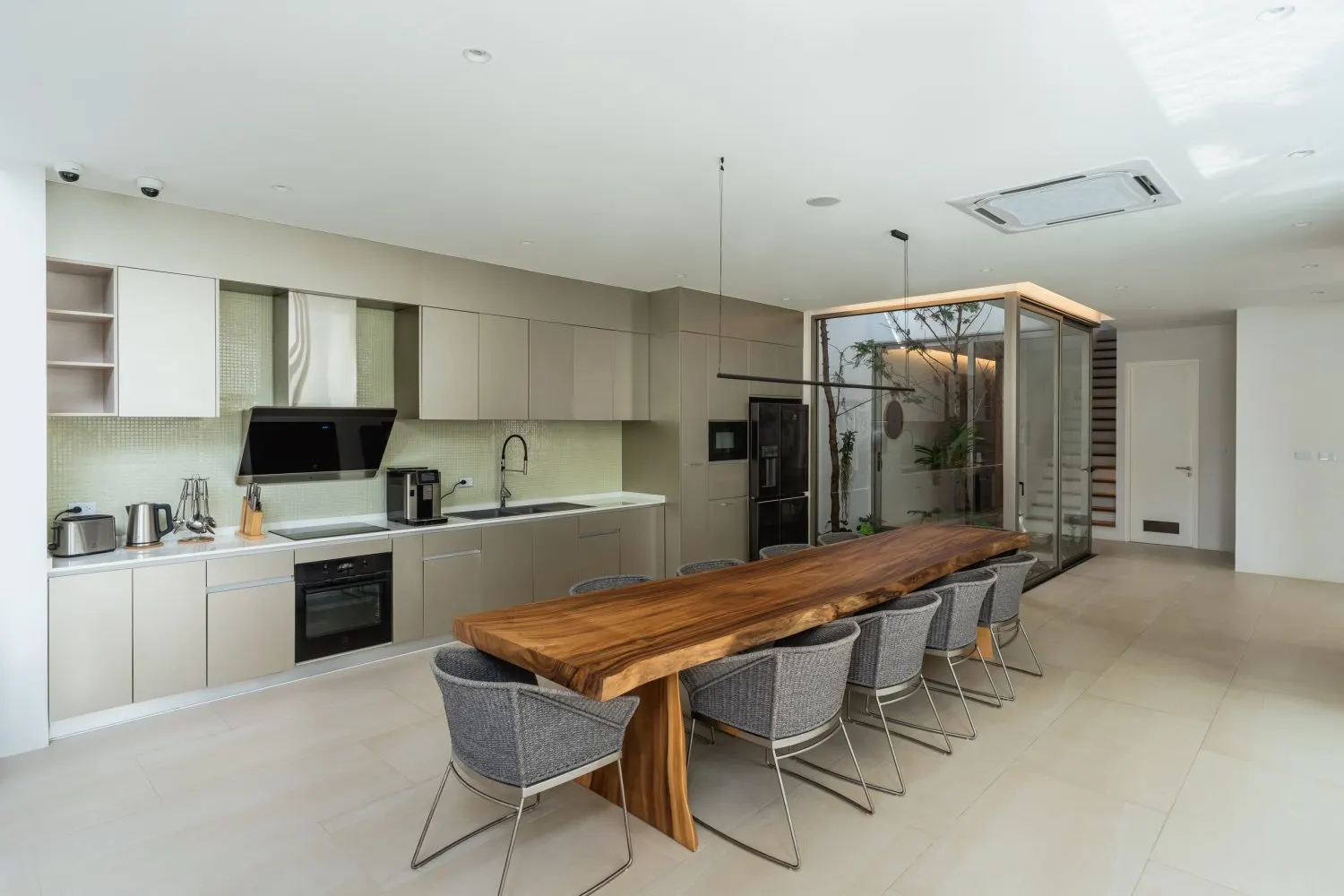 Property image - full photo 12