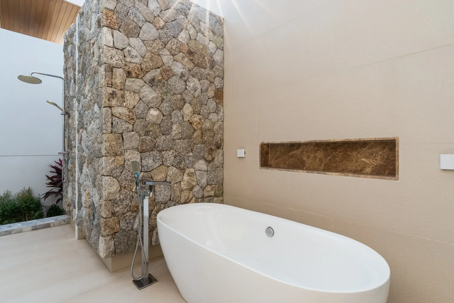 Property image - full photo 18