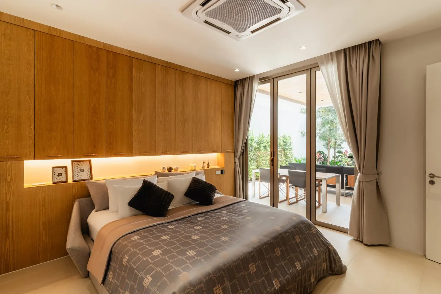 Property image - full photo 35