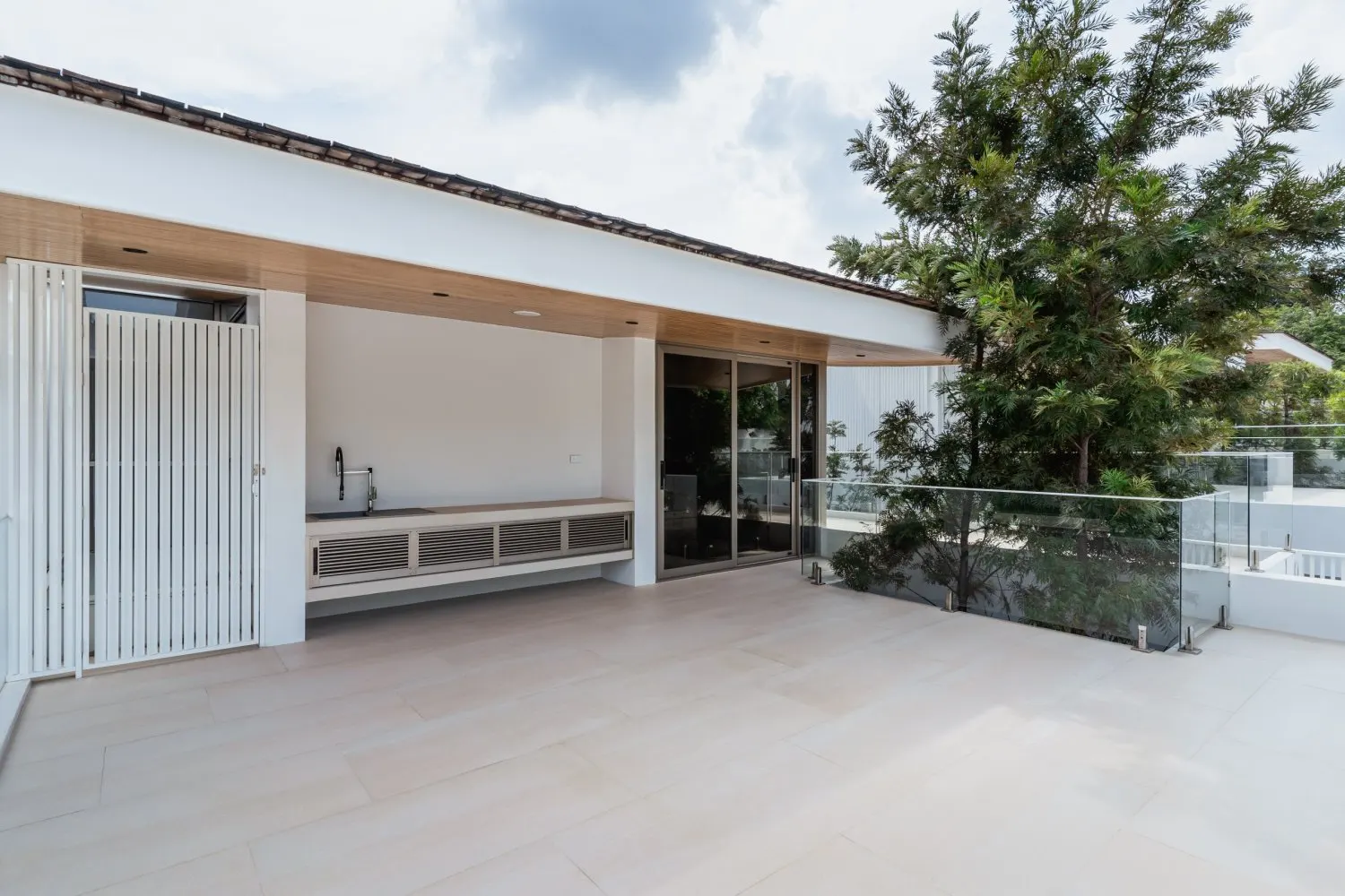 Property image - full photo 45