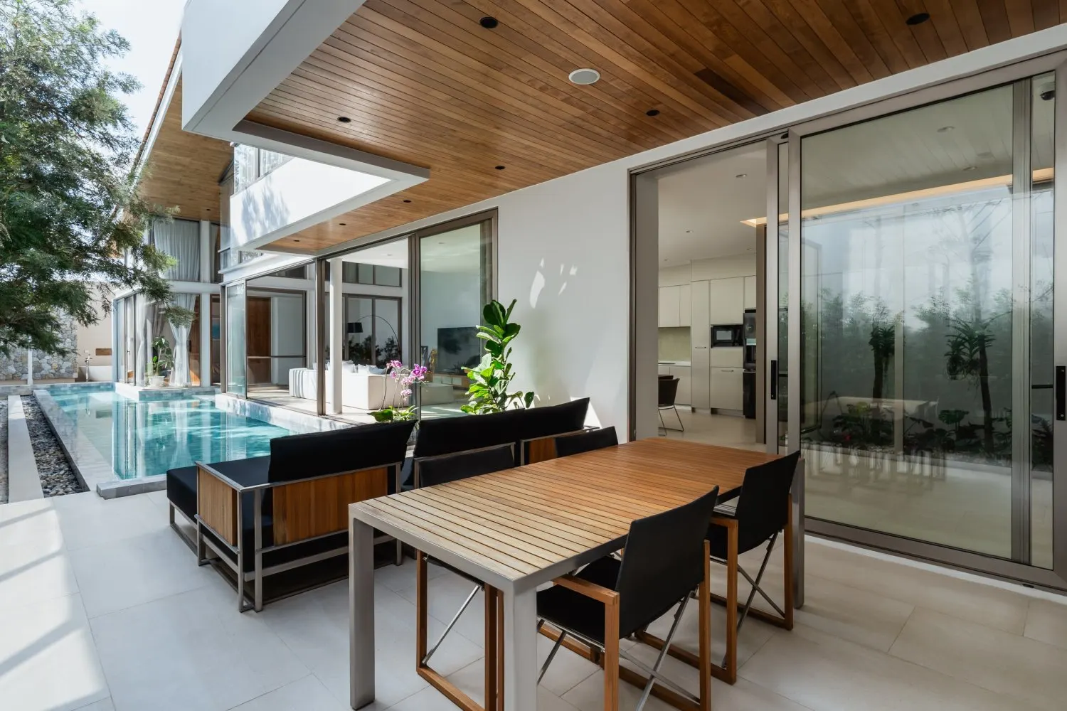 Property image - full photo 11