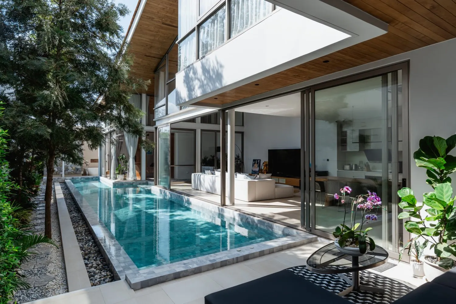 Property image - full photo 4