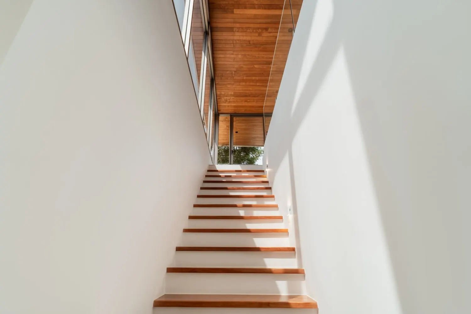 Property image - full photo 32
