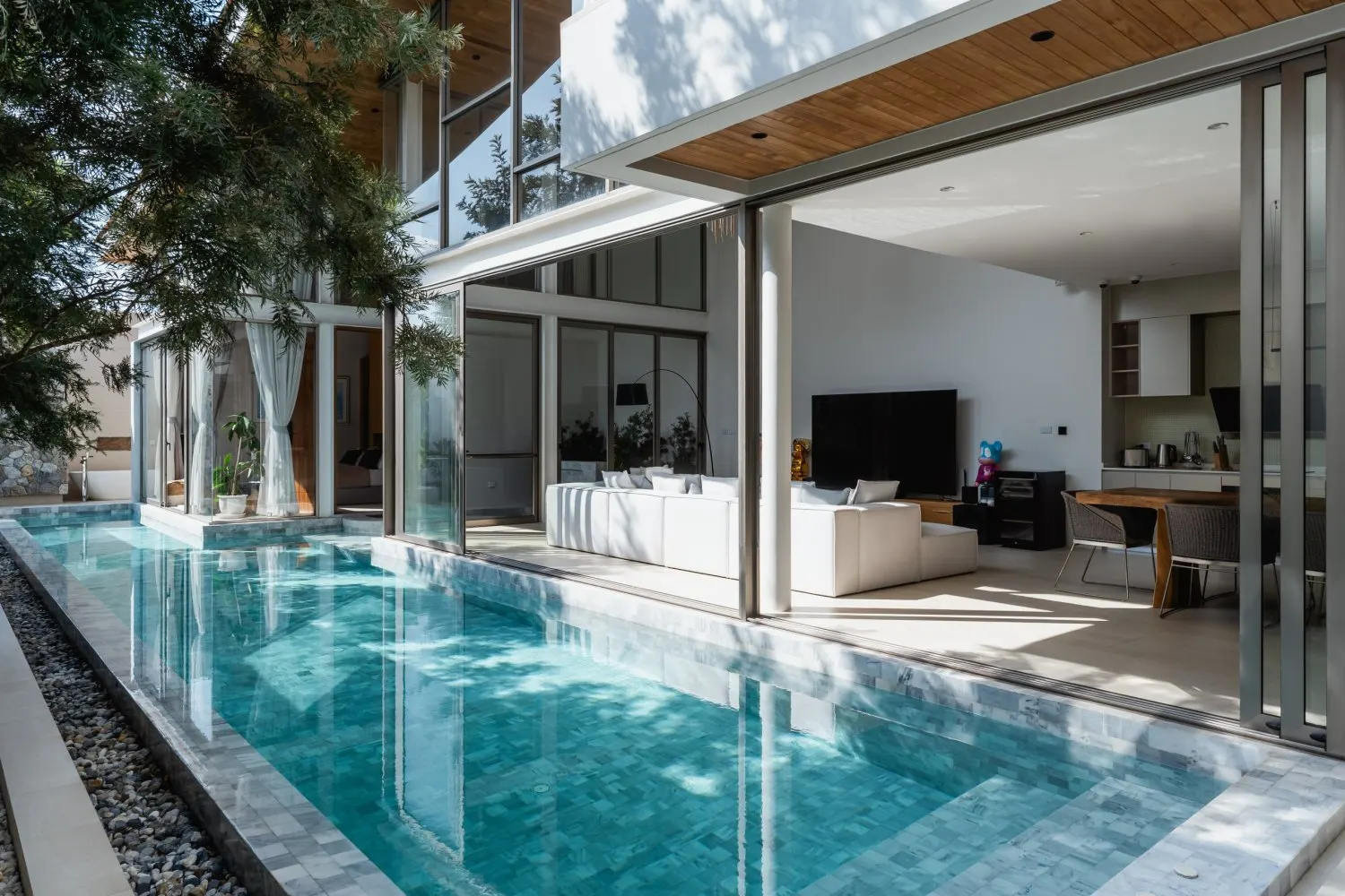 Property image - full photo 3