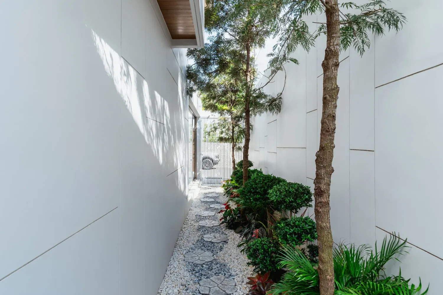 Property image - full photo 43