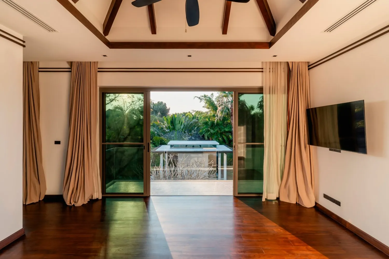 Property image - full photo 5