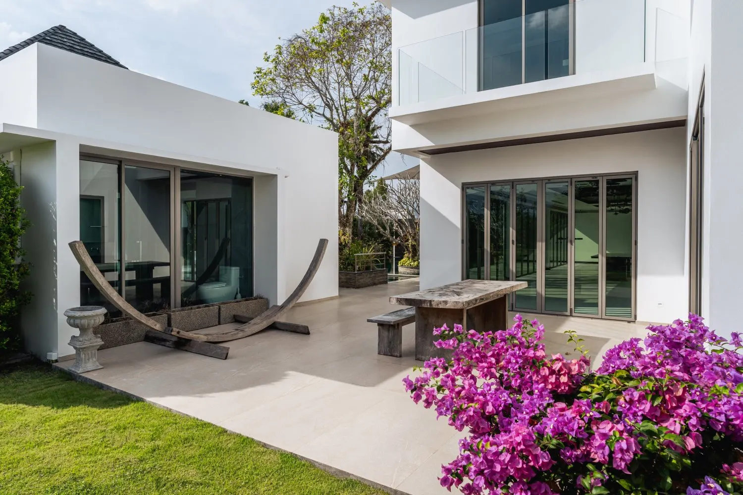 Property image - full photo 2