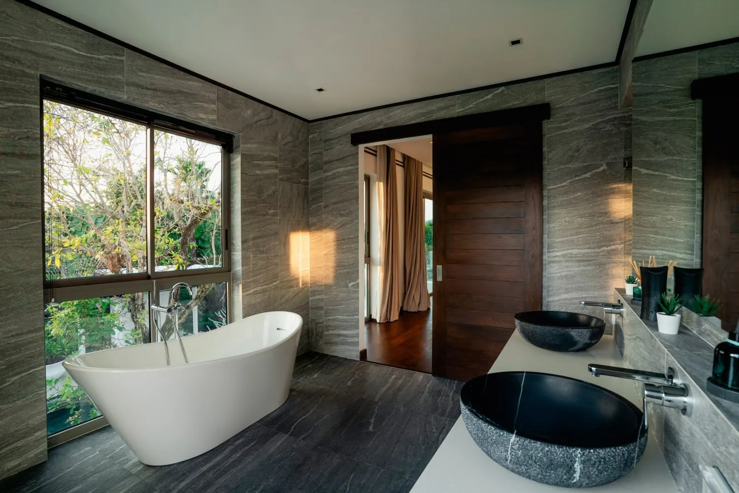 Property image - full photo 14