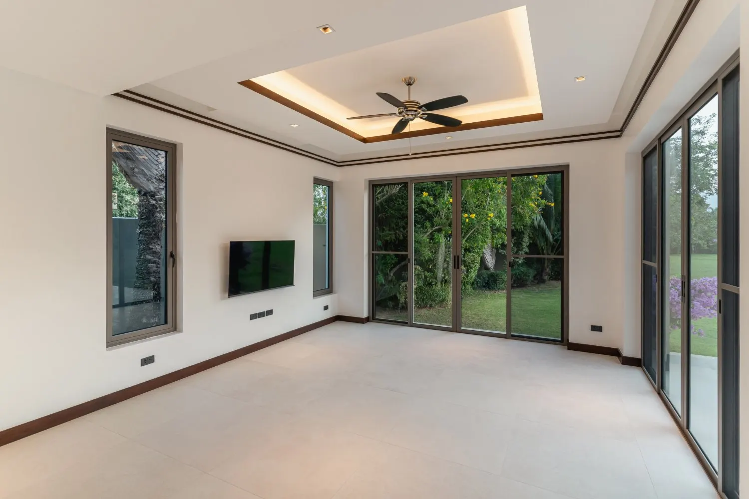 Property image - full photo 10